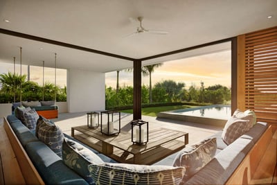 Luxury Villa Photo #17