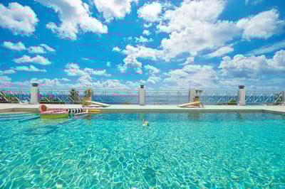 Luxury Villa Photo #4