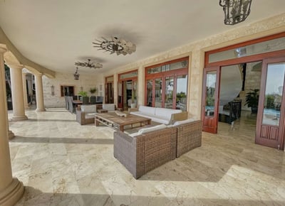 Luxury Villa Photo #8