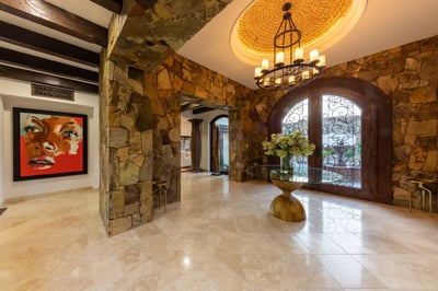 Luxury Villa Photo #36