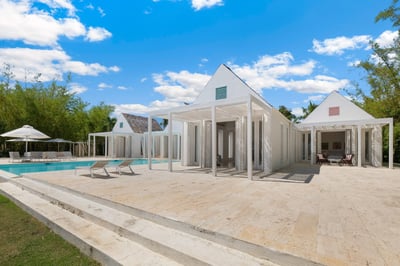 Luxury Villa Photo #18
