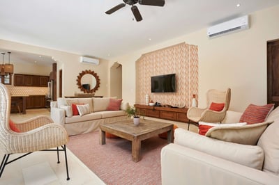 Luxury Villa Photo #6