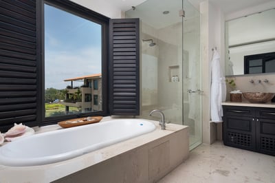 Luxury Villa Photo #17
