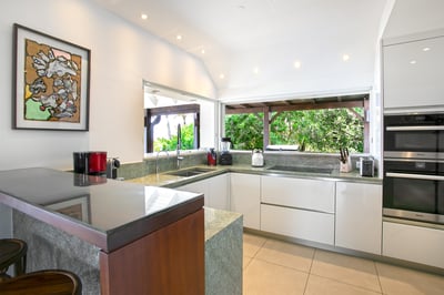 Luxury Villa Photo #26