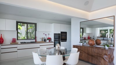 Kitchen & Dining Area