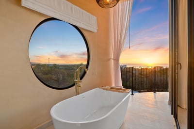 Luxury Villa Photo #34