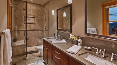 Split king ensuite