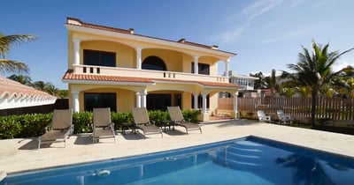 Puerto Morelos,Villa Carolina