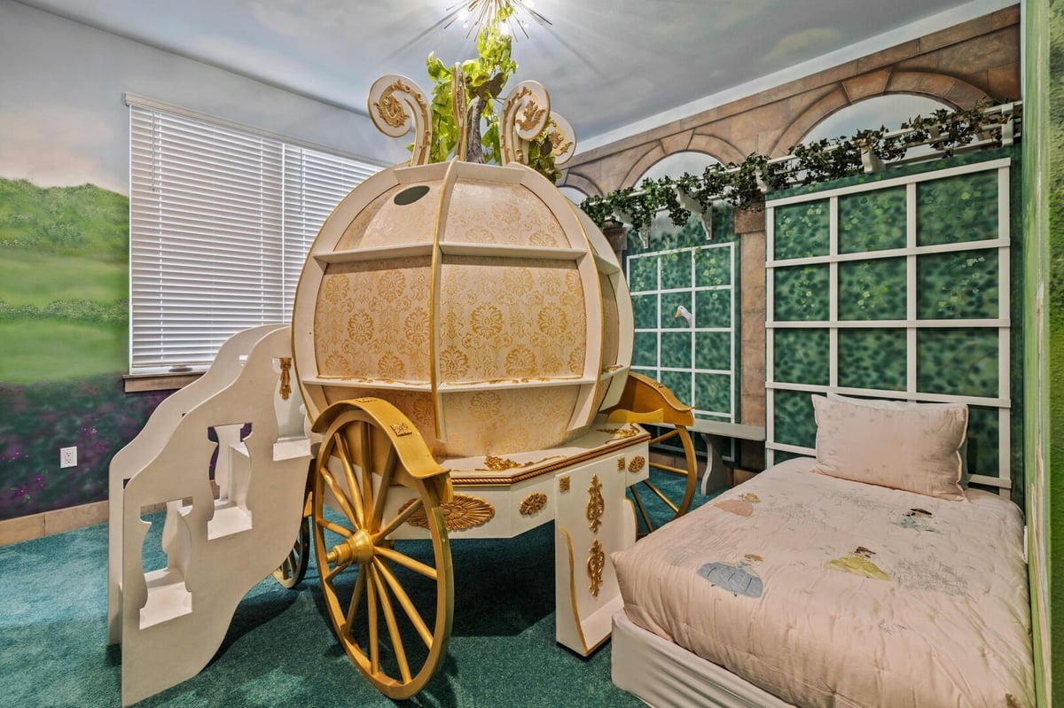 Paradise Palisade Estate