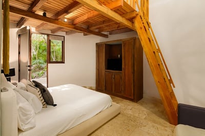 Luxury Villa Photo #19