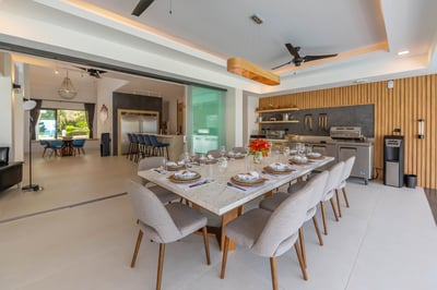 Luxury Villa Photo #9