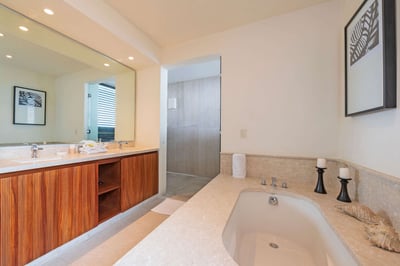 Luxury Villa Photo #20