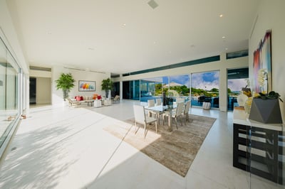 Luxury Villa Photo #19