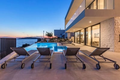 Luxury Villa Photo #8