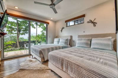 Luxury Villa Photo #34