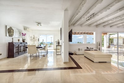 Luxury Villa Photo #8