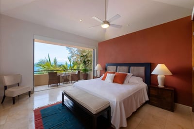 Luxury Villa Photo #30
