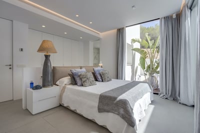 Luxury Villa Photo #24
