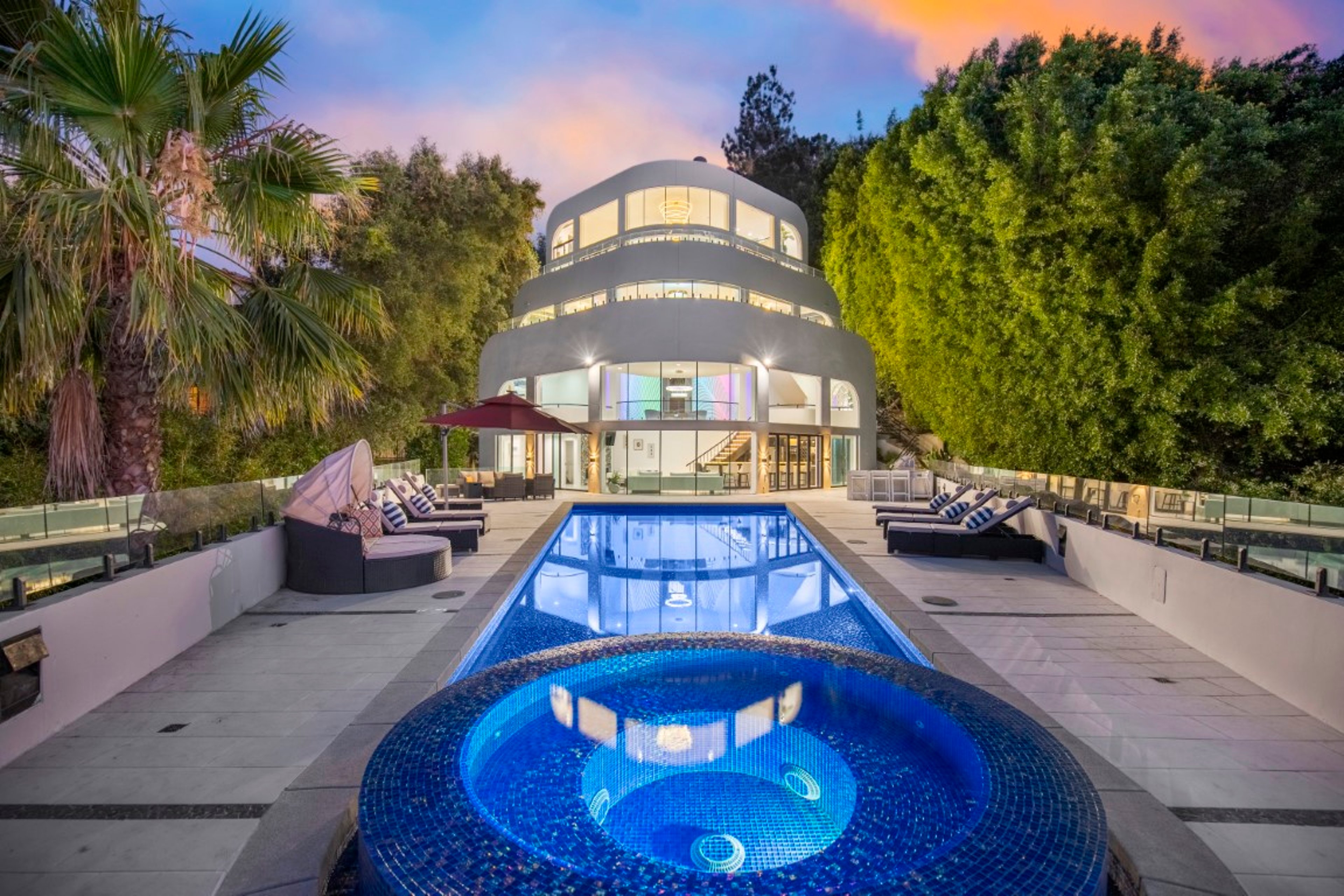 Bel Air Yacht Mansion - 6