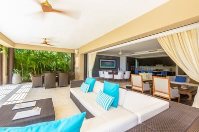 Luxury Villa Photo #2