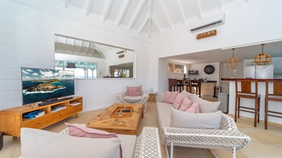 Luxury Villa Photo #15