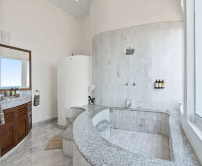 Luxury Villa Photo #49