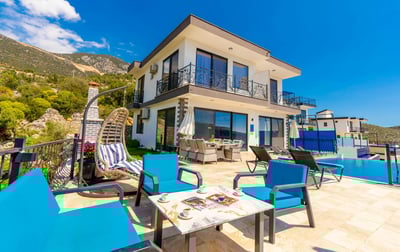 Luxury Villa Photo #2