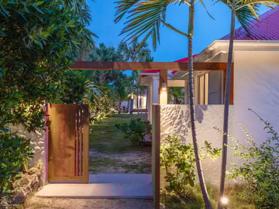 Luxury Villa Photo #18