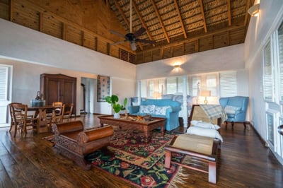 Luxury Villa Photo #15