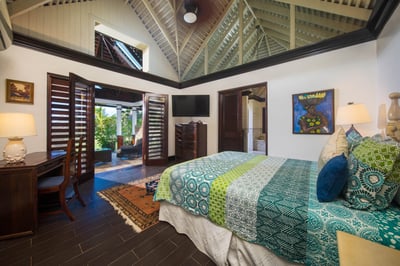 Luxury Villa Photo #16