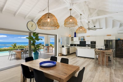 Luxury Villa Photo #18