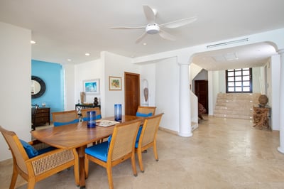 Luxury Villa Photo #13