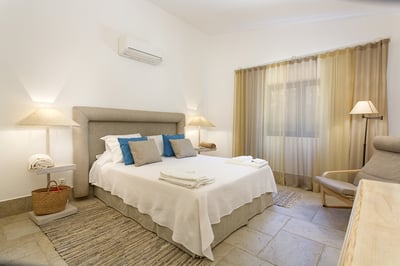 Luxury Villa Photo #34