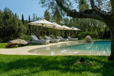 Luxury Villa Photo #4