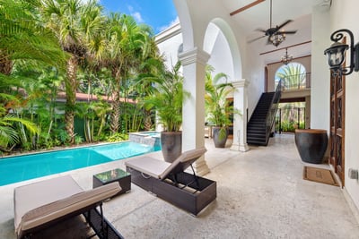 Luxury Villa Photo #8