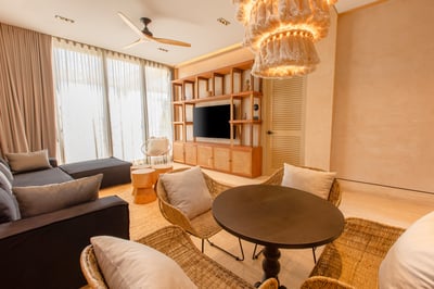 Luxury Villa Photo #26