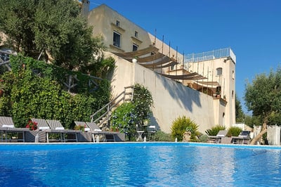 Luxury Villa Photo #4