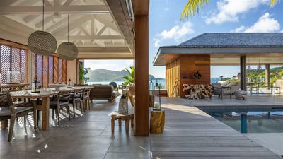 Luxury Villa Photo #32