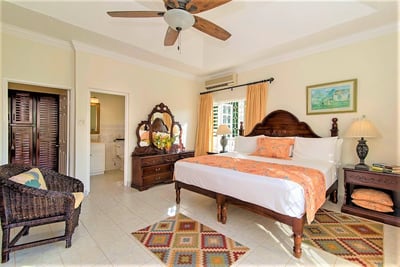 Luxury Villa Photo #20