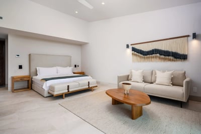 Luxury Villa Photo #28
