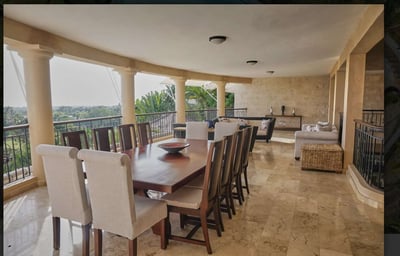 Luxury Villa Photo #9