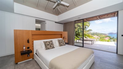 Luxury Villa Photo #22