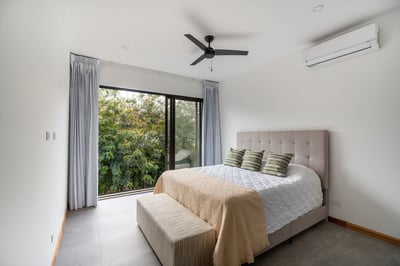 Guest House – Suite 5: King Bed, AC & Closet