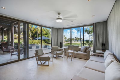 Luxury Villa Photo #27