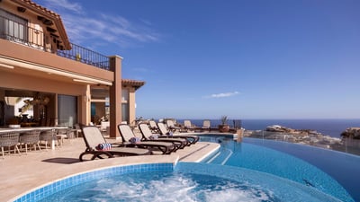 Luxury Villa Photo #11