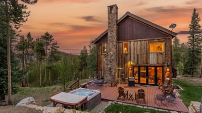 Alpenglow Peaks Lodge