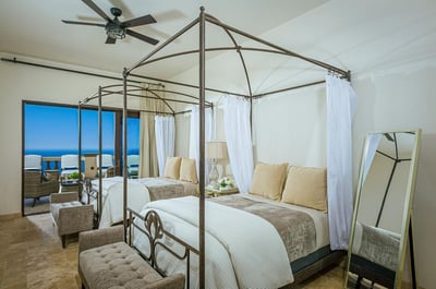 Luxury Villa Photo #39