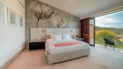 Luxury Villa Photo #17