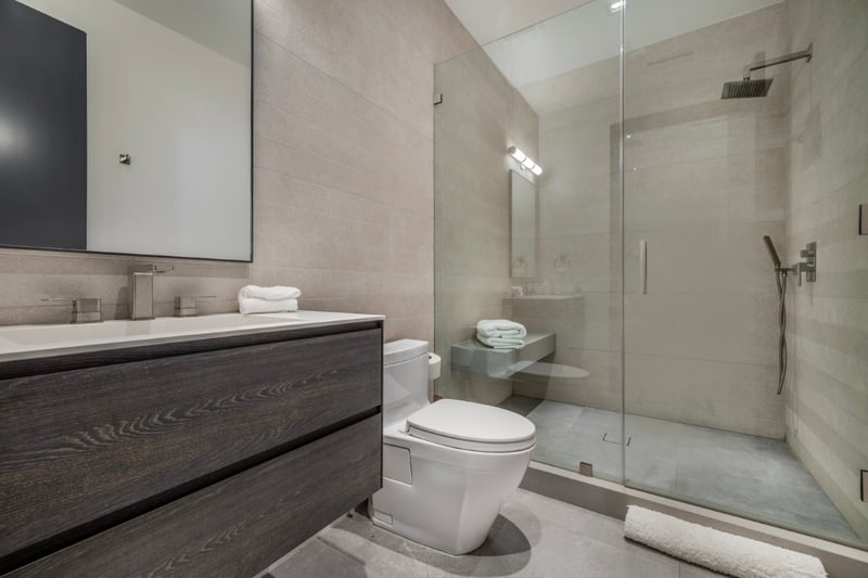 Linda Flora Modern Estate