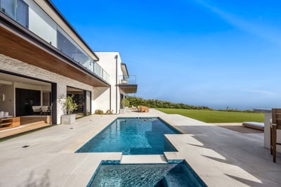 Luxury Villa Photo #15